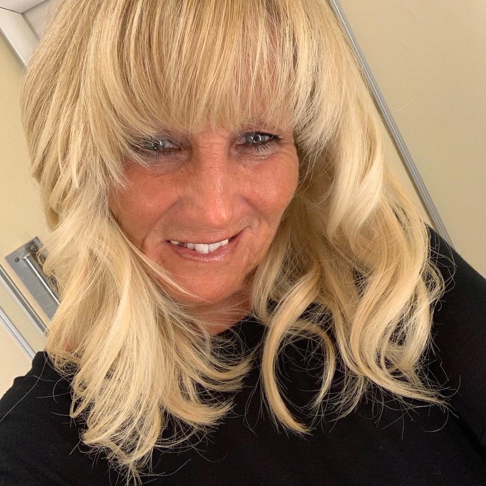 Meet your Posher, Lorrie